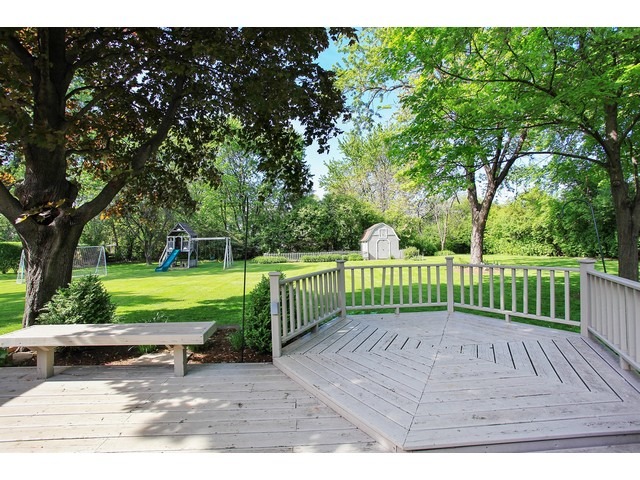 4010 Phyllis Rd, Northbrook, IL 60062 photo 12