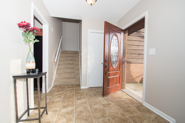 1768 Euclid Ave, Mount Prospect, IL 60056 photo 2