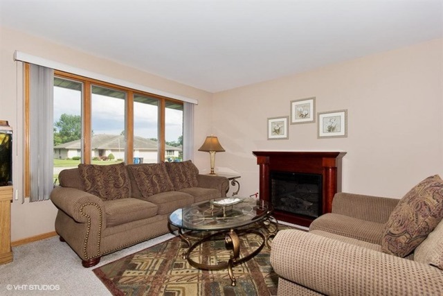 2276 Beverly Dr, Morris, IL 60450 photo 3