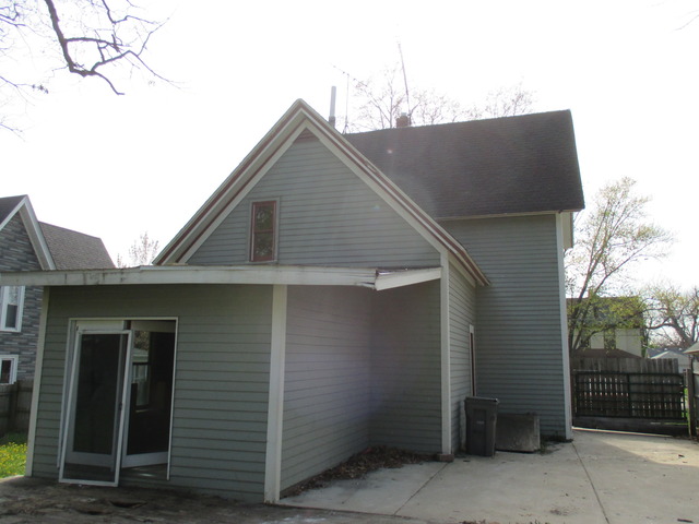133 Hill Ave, Elgin, IL 60120 photo 2