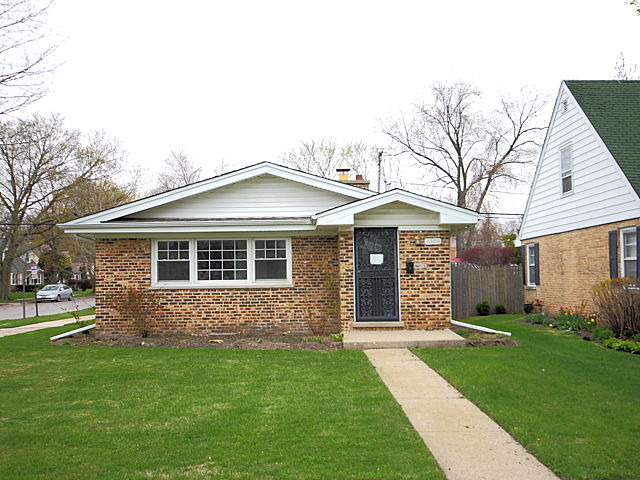 1002 Pitner Ave, Evanston, IL 60202 photo 1