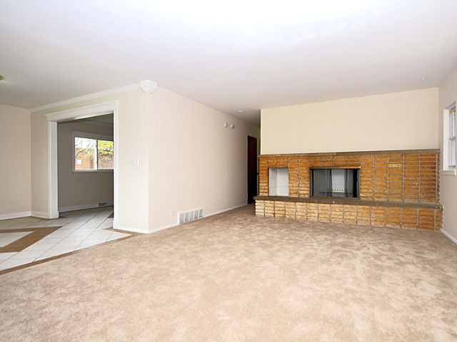 1002 Pitner Ave, Evanston, IL 60202 photo 2