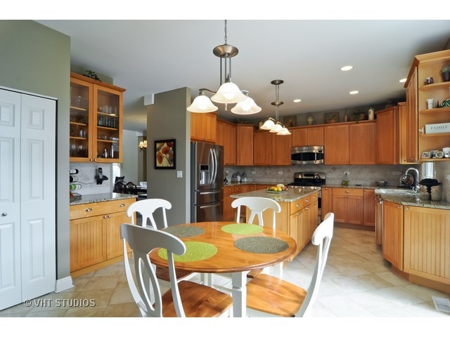 1955 Bordeaux Ct, Wheeling, IL 60090 photo 5