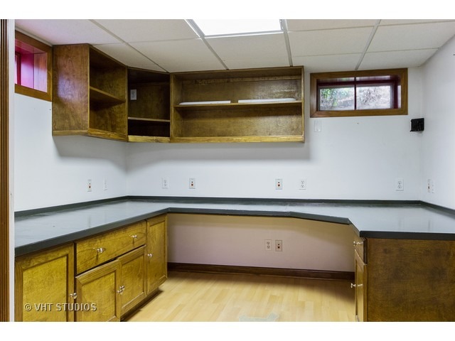 608 E 2nd St, Lockport, IL 60441 photo 7