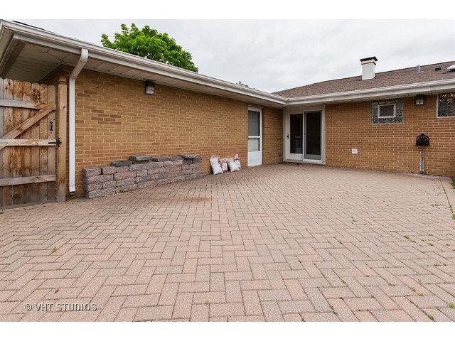 608 E 2nd St, Lockport, IL 60441 photo 13