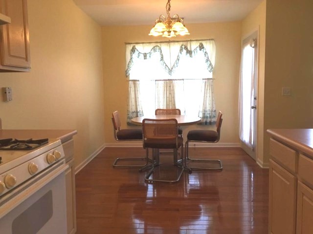 1002 Radclyffe Ct #D, Elgin, IL 60120 photo 3