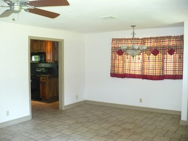 104 E Kelsey St, Malta, IL 60150 photo 8