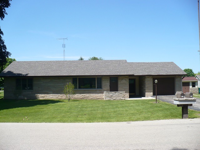 104 E Kelsey St, Malta, IL 60150 photo 1