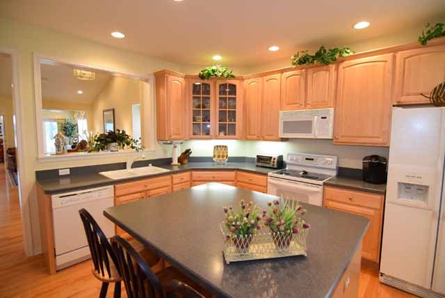 4144 Whitehall Ln, Algonquin, IL 60102 photo 14