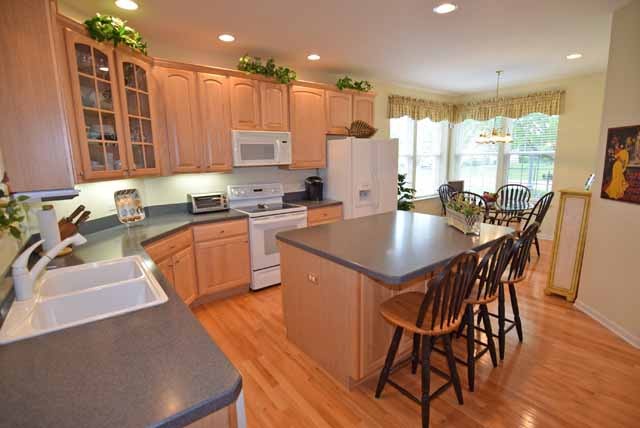 4144 Whitehall Ln, Algonquin, IL 60102 photo 12