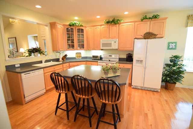 4144 Whitehall Ln, Algonquin, IL 60102 photo 13