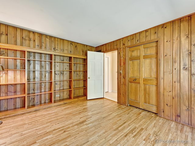 1700 S Thompson Dr, Wheaton, IL 60189 photo 13