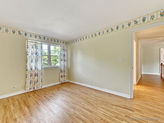 1700 S Thompson Dr, Wheaton, IL 60189 photo 18
