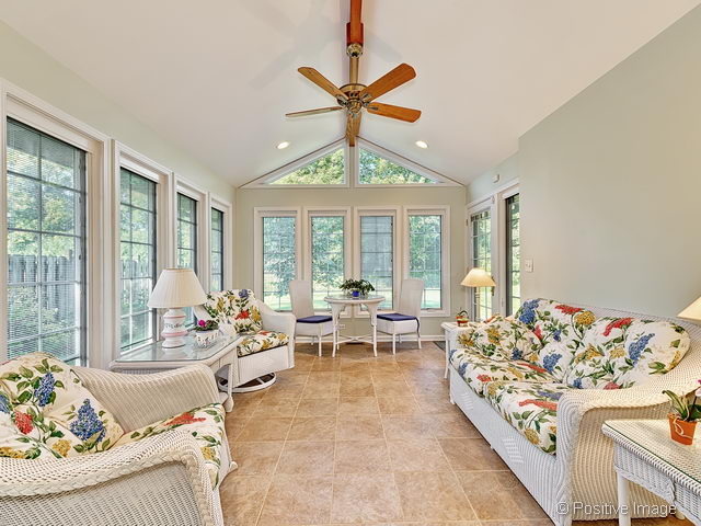 1700 S Thompson Dr, Wheaton, IL 60189 photo 11