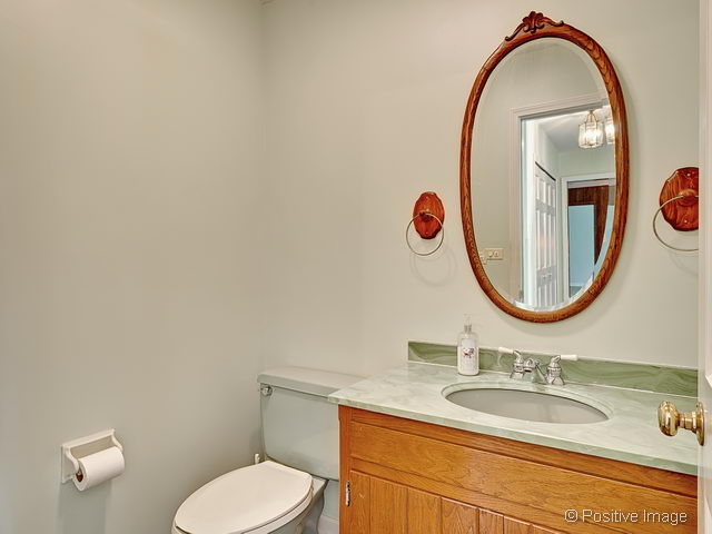 1700 S Thompson Dr, Wheaton, IL 60189 photo 14