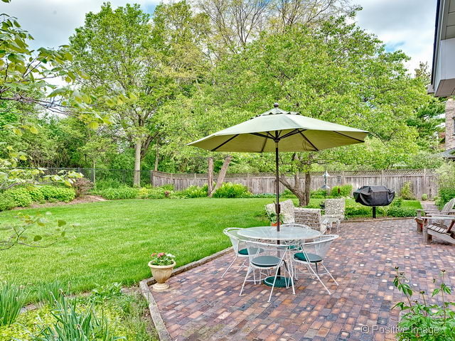 1700 S Thompson Dr, Wheaton, IL 60189 photo 22