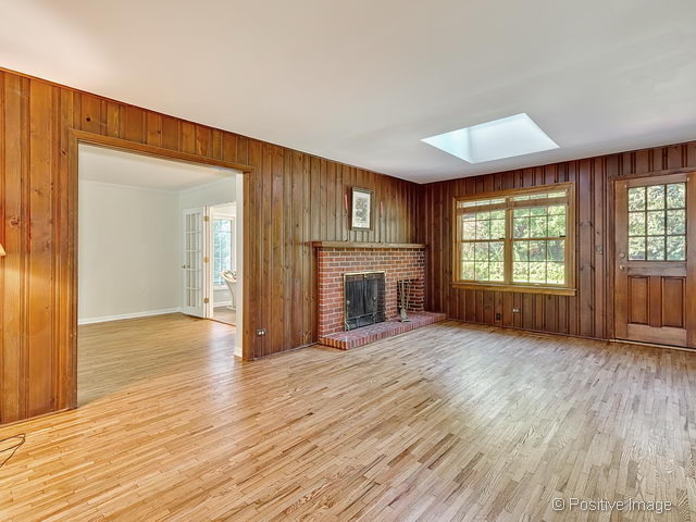 1700 S Thompson Dr, Wheaton, IL 60189 photo 9