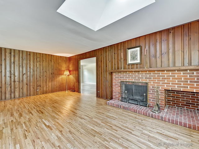1700 S Thompson Dr, Wheaton, IL 60189 photo 10