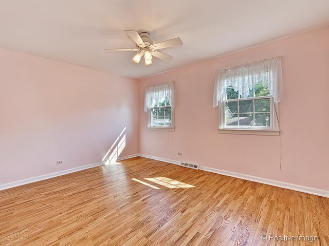 1700 S Thompson Dr, Wheaton, IL 60189 photo 19