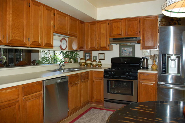 1320 Burns Dr, Elgin, IL 60120 photo 4
