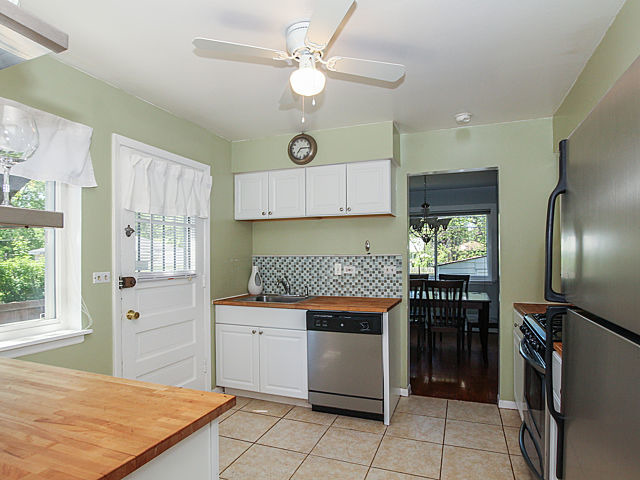 2210 Crain St, Evanston, IL 60202 photo 11