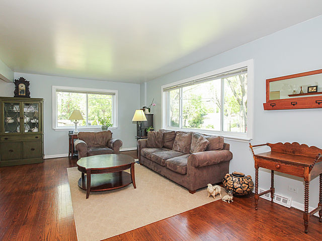 2210 Crain St, Evanston, IL 60202 photo 4