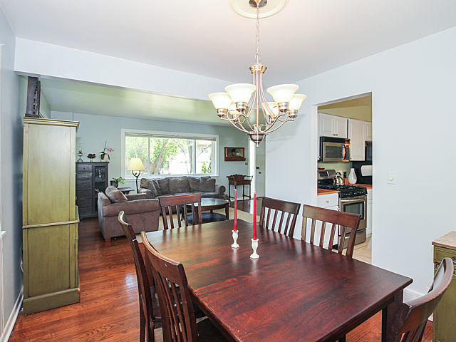 2210 Crain St, Evanston, IL 60202 photo 8