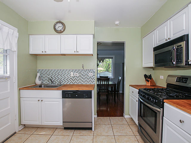 2210 Crain St, Evanston, IL 60202 photo 12