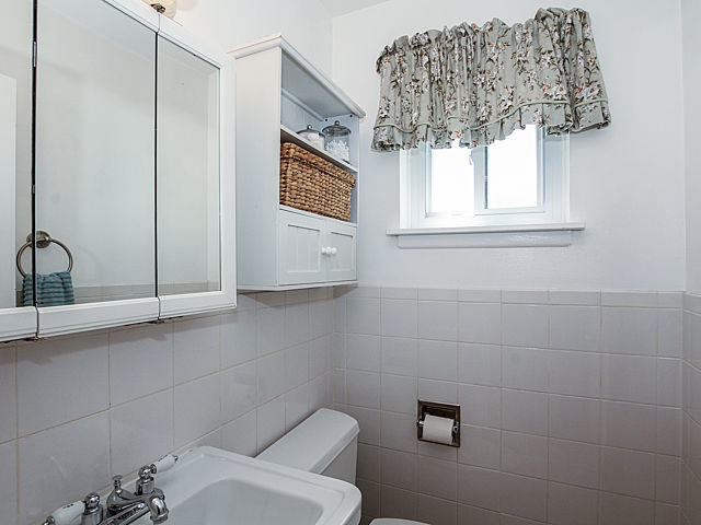 2210 Crain St, Evanston, IL 60202 photo 13