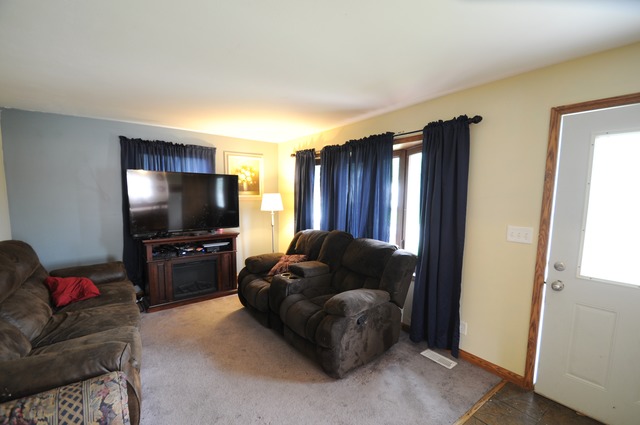 110 West St, Minooka, IL 60447 photo 8
