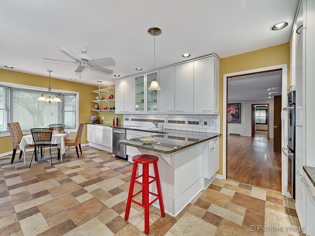 502 N Forest Dr, Addison, IL 60101 photo 3