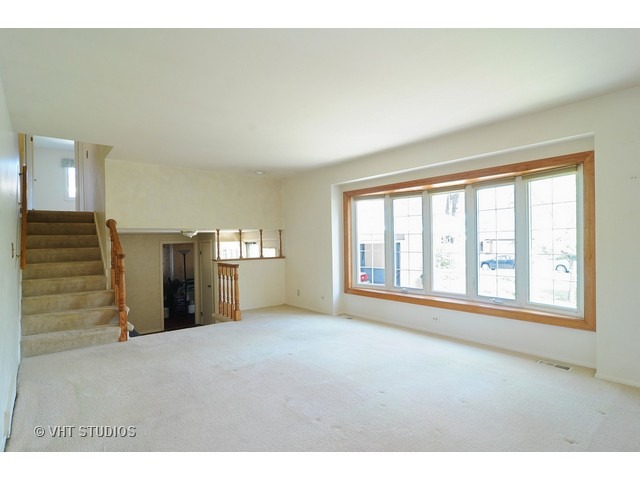 2021 Vermont St, Rolling Meadows, IL 60008 photo 2