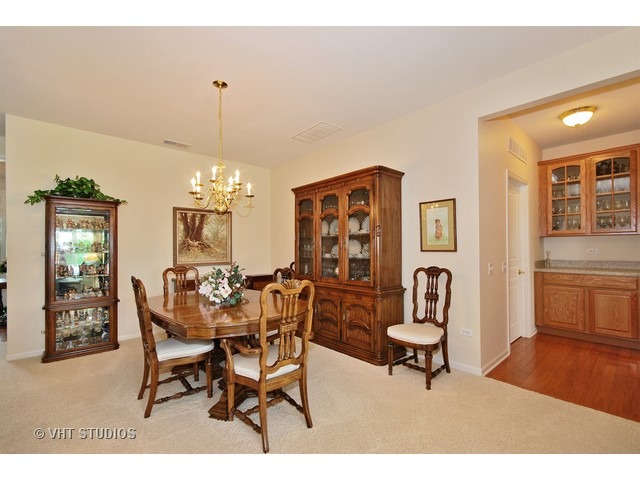 618 Tuscan View Dr, Elgin, IL 60124 photo 4