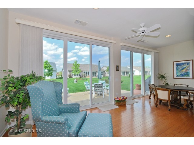 618 Tuscan View Dr, Elgin, IL 60124 photo 5
