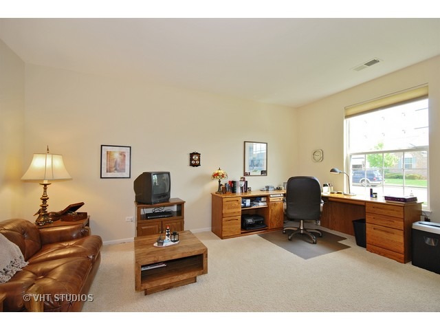 618 Tuscan View Dr, Elgin, IL 60124 photo 9