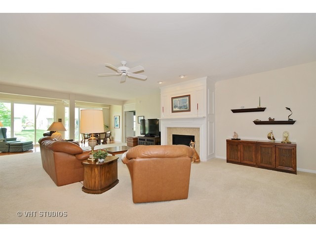 618 Tuscan View Dr, Elgin, IL 60124 photo 3