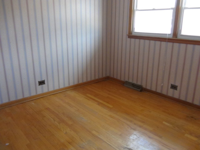 8887 N Grand St, Niles, IL 60714 photo 5