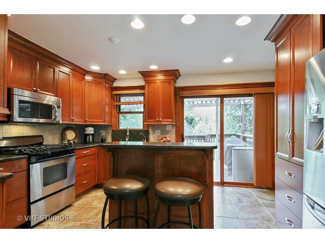 1122 Needham Rd, Naperville, IL 60563 photo 1