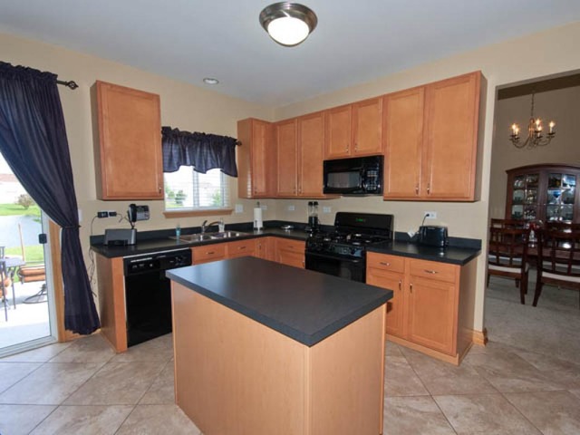 6905 Twin Falls Dr, Plainfield, IL 60586 photo 5