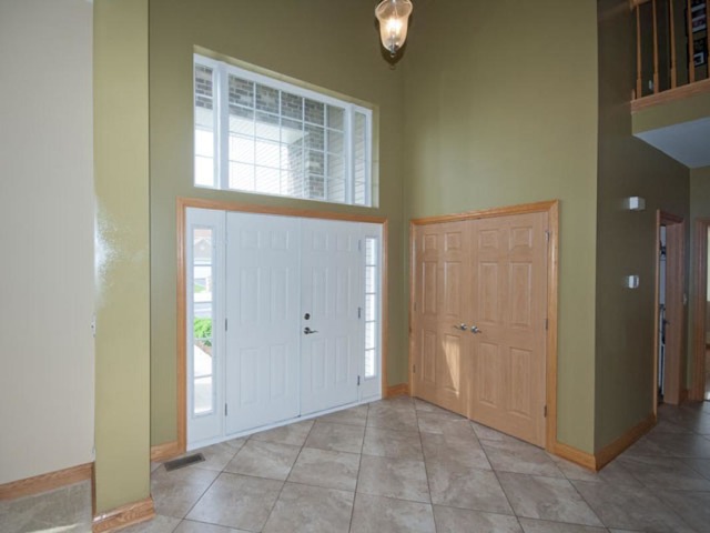 6905 Twin Falls Dr, Plainfield, IL 60586 photo 2