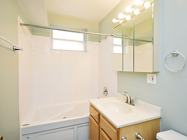 7529 N Sheridan Rd #1, Chicago, IL 60626 photo 12