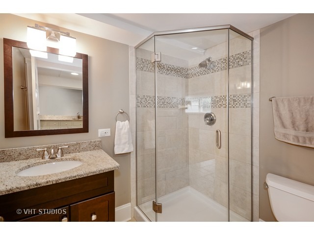 1020 N Wheaton Ave, Wheaton, IL 60187 photo 15