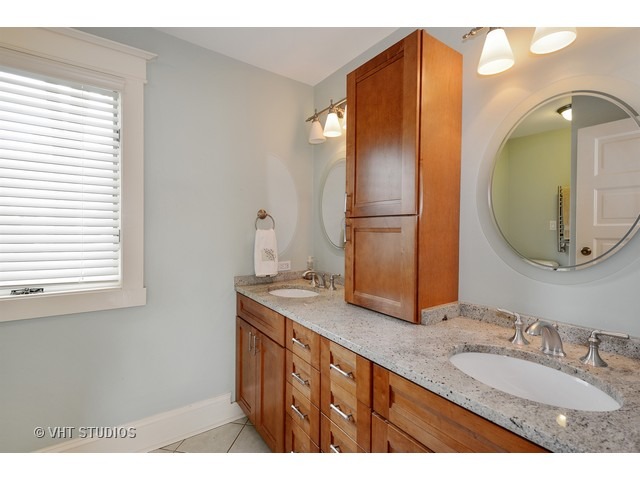 1020 N Wheaton Ave, Wheaton, IL 60187 photo 10