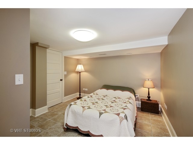1020 N Wheaton Ave, Wheaton, IL 60187 photo 16