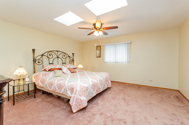 6907 W 88th Pl, Bridgeview, IL 60455 photo 14
