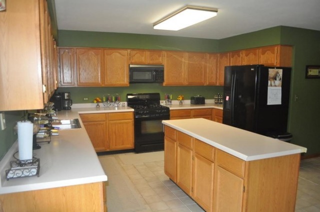 2107 Kittridge Dr, West Dundee, IL 60118 photo 5