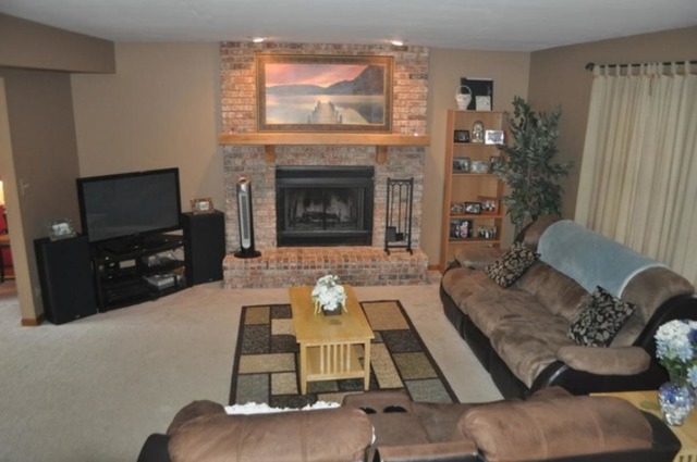 2107 Kittridge Dr, West Dundee, IL 60118 photo 9