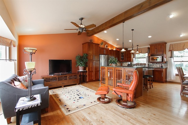 970 Tanglewood Dr, Wheeling, IL 60090 photo 2