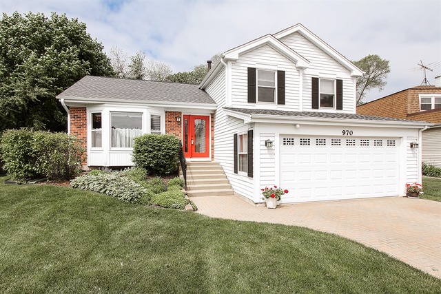 970 Tanglewood Dr, Wheeling, IL 60090 photo 1