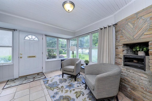 1003 Howard St, Wheaton, IL 60187 photo 5